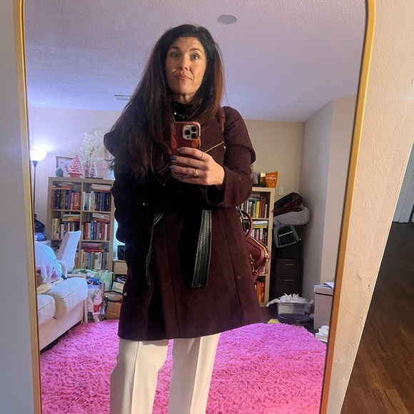 Meet your Posher, Danielle - Picture 3 of 5